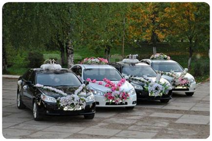 Gépek az esküvő egy taxi Moszkvában
