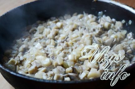 Pie burgonyával és gombával recept egy fotó