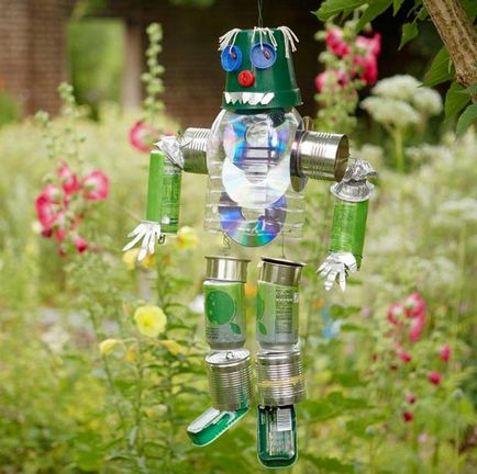 Műanyagból készült palackok saját kezűleg a kertben - műhelyek lépések