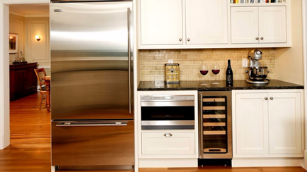 Helye a hűtőszekrényben a konyha kialakítási lehetőség