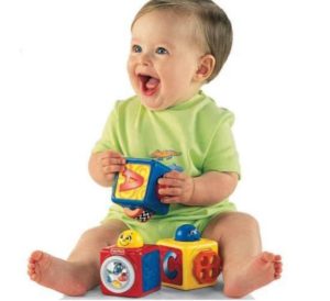 Gyermek 1 év és 6 hónap a fizikai és érzelmi fejlődését a baba