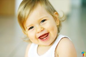 Gyermek 1 év és 6 hónap a fizikai és érzelmi fejlődését a baba