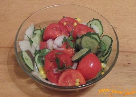 Recept saláta paradicsom, uborka és a kukorica