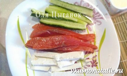 Rolls otthon uborkával és lazac - egy receptet olvasó Olga