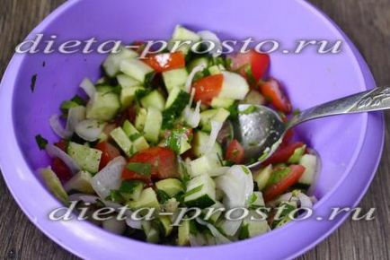 Avokádó saláta paradicsom és uborka, recept fotó