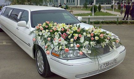 Autó dekoráció esküvői fotók és ötletek