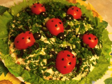 Saláta dekoráció az ünnep recepteket fotókkal - 8 evőkanál