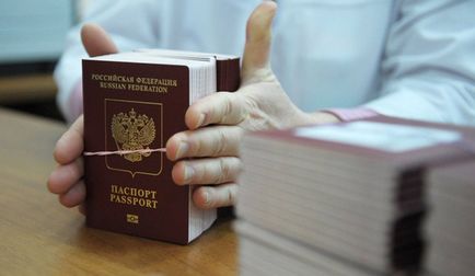Ideiglenes személyazonosító igazolvány a polgár tartozik egy útlevelet helyettesítő
