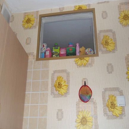 Miért van szükség egy ablak között, a konyha és a fürdőszoba