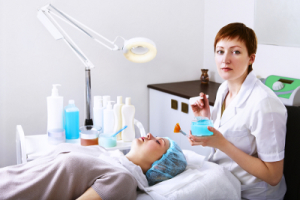 Mi mandula peeling javallatok és ellenjavallatok, az árak (előtti és utáni képek) (mandula) Mi mandula peeling javallatok és ellenjavallatok, az árak (előtti és utáni képek)