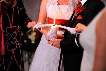 Kandalló az esküvőn a kezüket, hogyan kell csinálni, a szertartás az átviteli, gratulálok