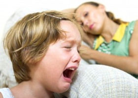 Hysteria a gyermek okoz tüneteket, módon tudják kezelni