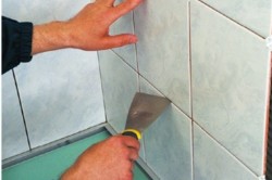 Hogyan tisztítsa meg a csempe a cement javítás után
