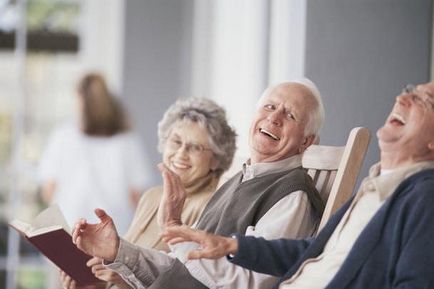 Hogyan lehet bejutni az idősek otthonában, amennyire csak lehetséges, hogy bekerüljön az idősek otthonában nyugdíjas