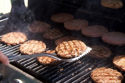 Hogyan kell főzni a tökéletes hamburger 10 jó ötletet