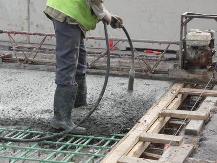 Hogyan készítsünk egy vibrátort beton kezüket