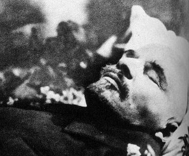 Ahogy Lenin meghalt, három változatban a oka halála