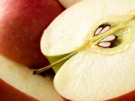 Hogyan nő egy almafa magról (csont), és vigyázni rá
