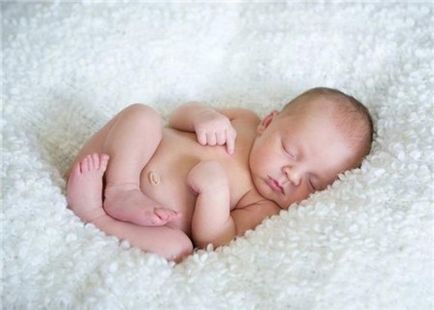 Miért álom egy újszülött különböző aspektusait alvás