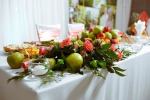 Gyönyörű alma esküvő