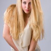 Gyönyörű frizura használ curling vasalók (kúp, lüktet, normál) a közép-, hosszú és rövid haj