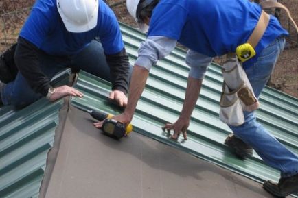 A tető hullámkarton meg kézzel vagy hogyan kell helyesen fedezi a tető Szakmai