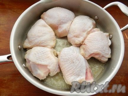 Csirke párolt mártásban - recept fotókkal