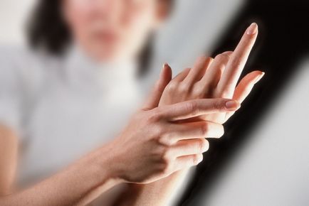 Miért zsibbadt ujjai okoz és kezelés