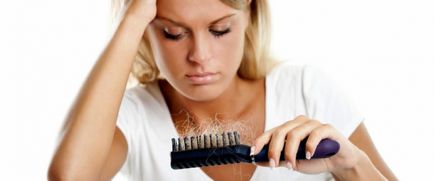 Okai hajhullás nőknél, és hogyan kell kezelni a problémát