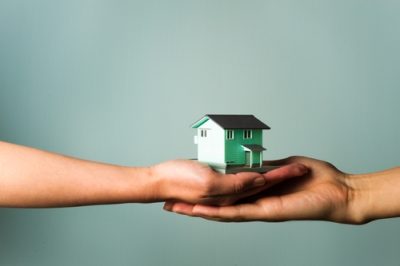 Szolgalom szárazföldön, mi ez, mi az az eljárás megállapításához való jog korlátozott (szolgalom a földet, mi az) Szolgalom szárazföldön, mi ez, mi az eljárás létrehozásáról a jogot, hogy a korlátozott