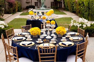 Fényes kék és sárga esküvői