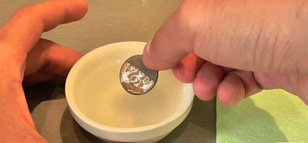 Hogyan tisztítható régi réz érme
