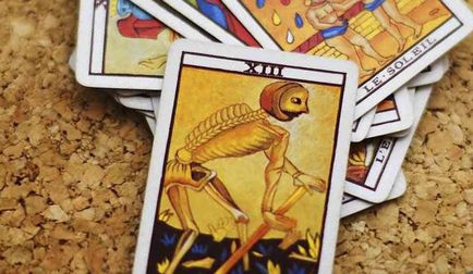 Hogyan lehet megtanulni kitalálni a Tarot