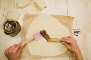 Hogyan díszíteni a kelt tésztát