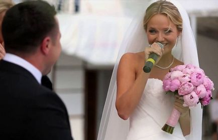 Esküvői pirítós egy menyasszony