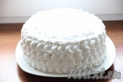 Hogyan díszíteni a torta krémmel