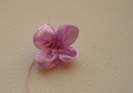 Csodálatos lila hímzett hûbéresek, kézimunka