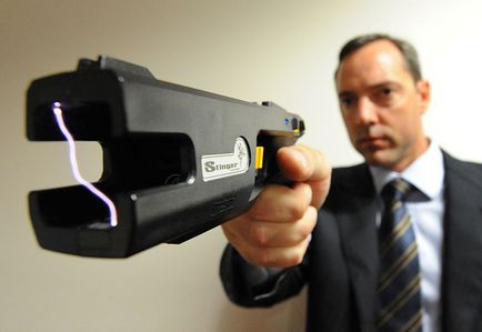 Taser kiválasztani a legjobb önvédelmi elleni védelem kutyák, vélemények és videó (önvédelem) Taser kiválasztani a legjobb önvédelmi elleni védelem kutyák, vélemények és videó