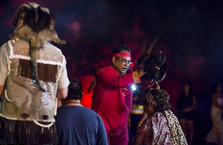 Fotóriport riasztó fekete satanistov Mass (tömeg) Fotóriport félelmetes sátáni fekete tömeg