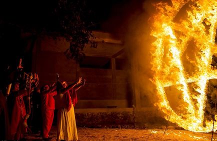Fotóriport riasztó fekete satanistov Mass (tömeg) Fotóriport félelmetes sátáni fekete tömeg