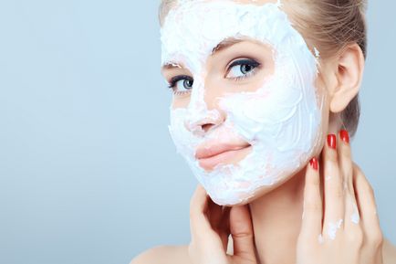 Hogyan kell alkalmazni a maszkot, hogy szembenézzen tanácsadás szakmai kozmetikusok
