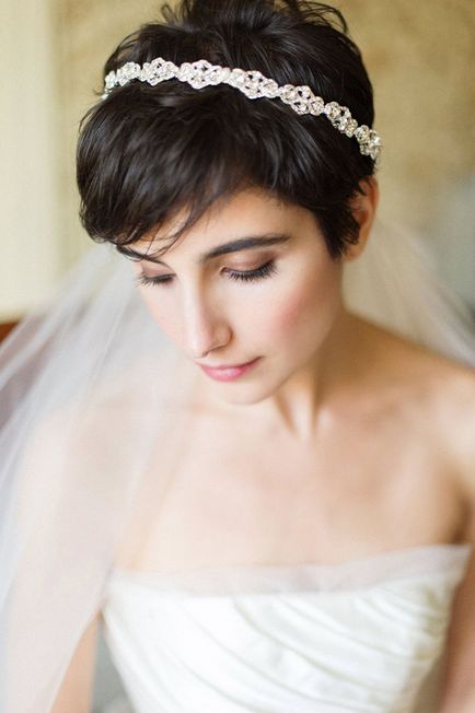 Hogyan válasszuk ki egy esküvői frizura fontos pontokat