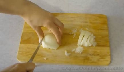 Főzni a pite csirkével és gombával lépésről lépésre recept fotók