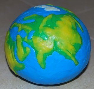 Hogyan, hogy a Globe agyag kezét fotó utasításokat és videó oktatóanyagok