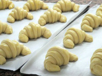 Hogyan készítsünk croissant puff szöveget otthon