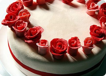 Hogyan készítsünk egy dekoráció a torta - így egyedi ékszereket a kezüket öntött!