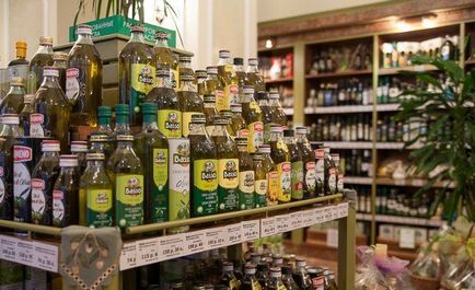 Hogyan válasszuk ki az olívaolajat egy boltban rendesen a jelei minőségű hidegen sajtolt termék és