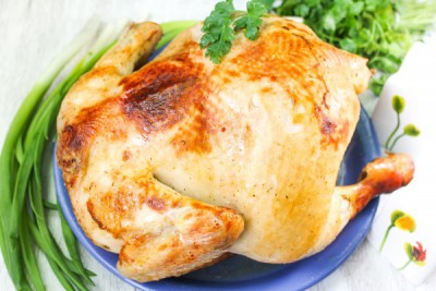 Hogyan kell sütni a csirkét a sütőbe, 4 egész recept, különösen főzés