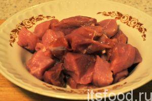 Burgonya és hús egy serpenyőben