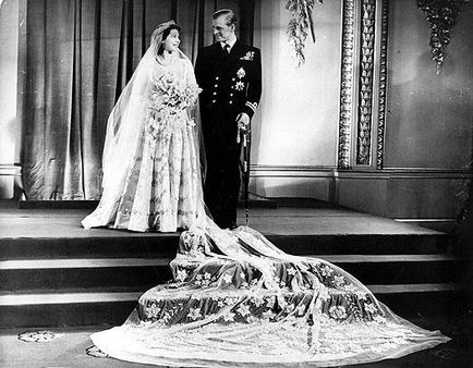 A királyi esküvő a század, pletyka